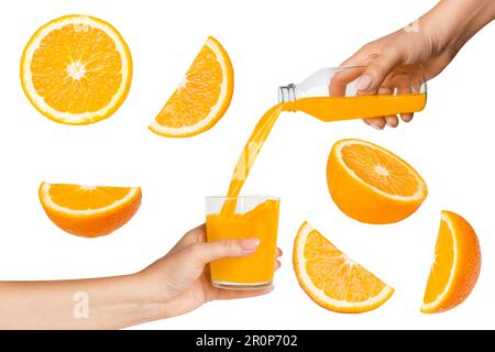 Eine fröhliche Person, die frisch gepressten Orangensaft aus einem Pitcher in ein Glas gießt Stockfoto