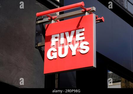 Fünf Typen-Ladenschild, Burger und Pommes, Frederick Street, Edinburgh, Schottland Stockfoto