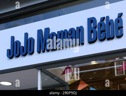 Jojo Maman Bébé Shop Schild, Händler für Umstandsbekleidung, Baby- und Kinderbekleidung und -Produkte, Hanover Street, Edinburgh, Schottland Stockfoto