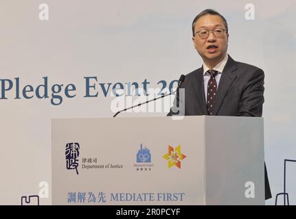 Paul Lam Ting-kwok, SC, Secretary for Justice, hält einleitende Bemerkungen zu dem vom Justizministerium im Hong Kong Convention and Exhibition Centre, Wan Chai, veranstalteten „Mediate First“-Vermittlungsveranstaltung 2023. 05MAY23 SCMP/Gelee-Tse Stockfoto