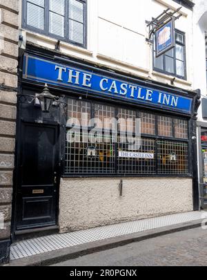 The Castle Inn - öffentliches Haus - Fore Street, Saint Ives, Cornwall, England, Großbritannien Stockfoto