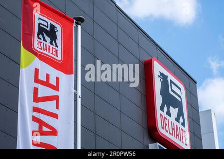 Delhaize-Laden geschlossen. Aufgrund der Personalmaßnahmen nach der Ankündigung des Plans zur Franchise des Stores. | Mouvement de greve chez Delhaize. Arr Stockfoto