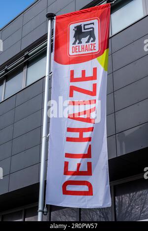 Delhaize-Laden geschlossen. Aufgrund der Personalmaßnahmen nach der Ankündigung des Plans zur Franchise des Stores. | Mouvement de greve chez Delhaize. Arr Stockfoto