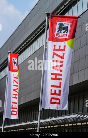 Delhaize-Laden geschlossen. Aufgrund der Personalmaßnahmen nach der Ankündigung des Plans zur Franchise des Stores. | Mouvement de greve chez Delhaize. Arr Stockfoto