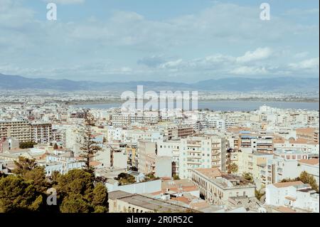 Cagliari, Sardinien, Italien. Panoramablick auf die Stadt von oben Stockfoto