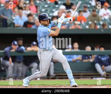 Der Tampa Bay Rays Center Fielder Jose Siri (22) tritt im vierten Inning gegen die Baltimore Orioles im Oriole Park at Camden Yards am 8. Mai 2023 in Baltimore in Kontakt. (Alyssa Howell / Bild des Sports) Stockfoto