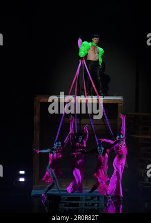 Kaarija, der Teilnehmer aus Finnland, tritt beim Eurovision Halbfinale in der M&S Bank Arena in Liverpool auf. Foto: Dienstag, 9. Mai 2023. Stockfoto