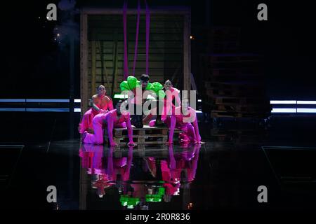Kaarija, der Teilnehmer aus Finnland, tritt beim Eurovision Halbfinale in der M&S Bank Arena in Liverpool auf. Foto: Dienstag, 9. Mai 2023. Stockfoto