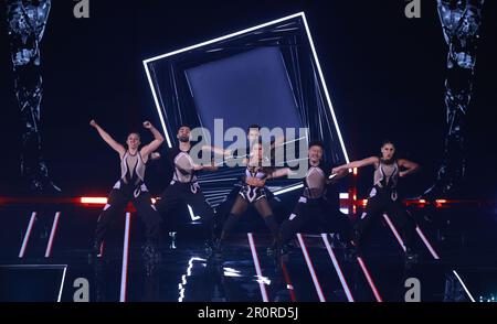 Liverpool, Großbritannien. 09. Mai 2023. Noa Kirel, Vertreter Israels, tritt am 9. Mai 2023 beim Halbfinale 1 der Eurovision 2023 in der Liverpool Arena in Liverpool auf der Bühne auf. Foto: Sanjin Strukic/PIXSELL Credit: Pixsell/Alamy Live News Stockfoto