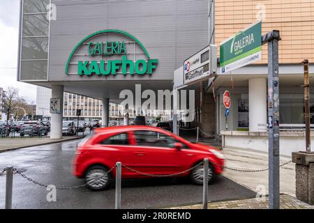 Galeria Kaufhof im Stadtzentrum von Gelsenkirchen an der Bahnhofstraße ist von den Schließungsplänen der Kaufhausgruppe betroffen Stockfoto