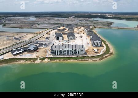 Zukünftige Apartments am Wasser Babcock Ranch. Stockfoto