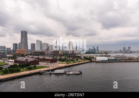 Yokohama, Japan 16. Juli 2016 - Skyline von Yokohama am japanischen Meer. Stockfoto