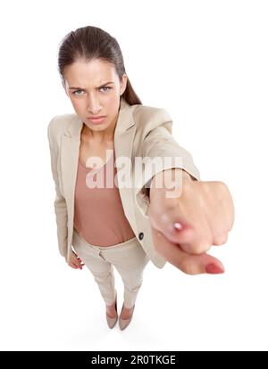 So machen wir das hier nicht. High-Angle-Studio-Aufnahme einer wunderschönen jungen Geschäftsfrau, die Sie vor weißem Hintergrund schimpft. Stockfoto