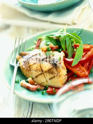 Gegrilltes Seebrassen-Filet und roter Pfeffer Stockfoto