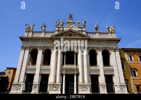 Fassade der Johannes-Lateran-Kirche in Rom, Italien Stockfoto