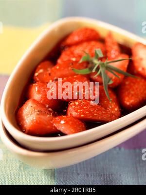 Erdbeeren im Wein (Thema: Fruchtsäfte) Stockfoto