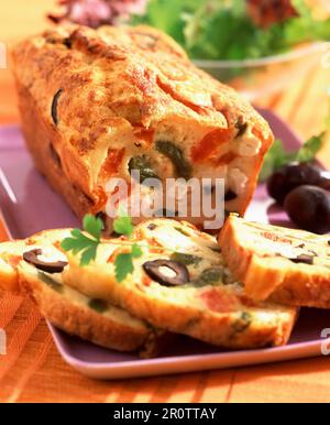 Feta und Olive salziger Kuchen Stockfoto