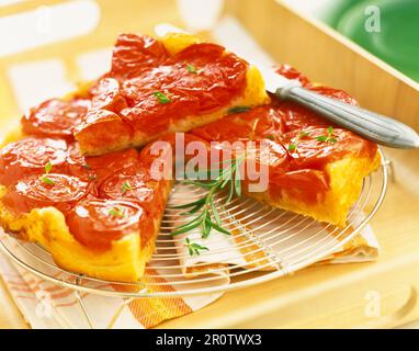 Tomaten und Rosmarin Tatin Tarte Stockfoto