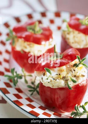 Kleine rote Paprika gefüllt mit Kabeljau brandade Stockfoto