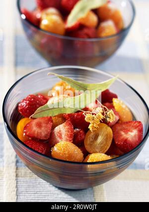 Erdbeere und Kumquat Obstsalat Stockfoto