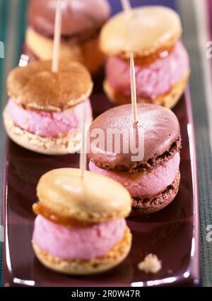 Makronen gefüllt mit Sorbet Stockfoto