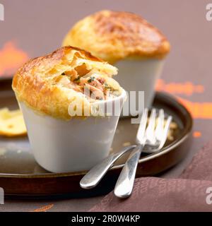 Lachs- und Korianderkuchen Stockfoto