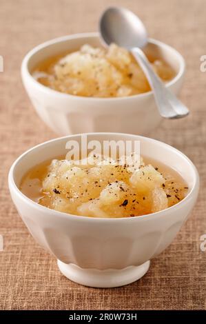 Eingeschmorte Birnen mit Vanillegeschmack Stockfoto
