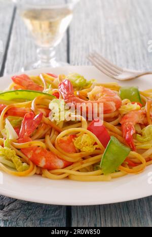 Linguini mit Gambas Stockfoto