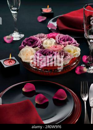 Romantische Tischpräsentation Stockfoto