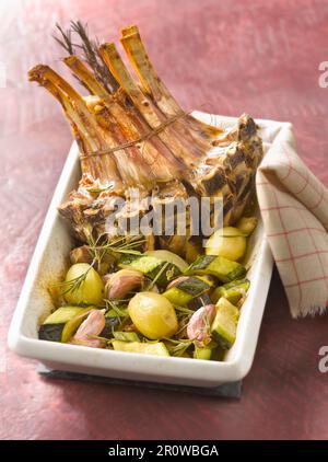 Gegrillte Lammlende mit Gemüse Stockfoto