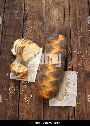 Hefe mit Mohnsamen Stockfoto