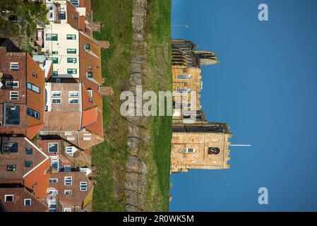 Whitby Harbour, North Yorkshire. Eine wunderschöne Küstenstadt an der Küste von North Yorkshire mit Blick auf die Nordsee. Voller britischer Herkunft. Stockfoto