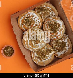 Zarte und gesunde Kekse mit der natürlichen Süße der Süßkartoffeln, ein Genuss, der Gesundheit und Verwöhnung in Einklang bringt. Stockfoto