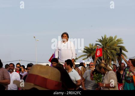 6. Mai 2015: Djerba, Tunesien. 09. Mai 2023 Tunesische Juden und Pilger feiern das jüdische religiöse Festival von lag BaOmer in der antiken Ghriba-Synagoge auf der tunesischen Insel Djerba. Pilger aus aller Welt besuchen die berühmte Ghriba-Synagoge während des jährlichen jüdischen Festivals, das 33 Tage nach Beginn des jüdischen Passes stattfindet (Kreditbild: © Abdelwaheb Omar/IMAGESLIVE via ZUMA Press Wire), NUR REDAKTIONELLE VERWENDUNG! Nicht für den kommerziellen GEBRAUCH! Stockfoto