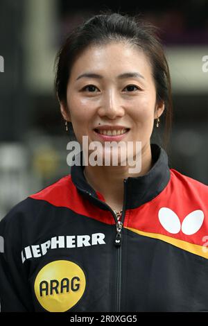 Düsseldorf, Deutschland. 10. Mai 2023. Han Ying lacht in die Kamera. Vom 20. Bis 28. Mai 2023 findet die Individual World Championship 2023 in Durban, Südafrika, statt. Kredit: Federico Gambarini/dpa/Alamy Live News Stockfoto