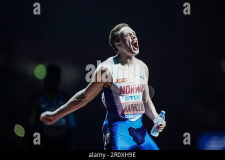 Karsten Warholm schreit zu Beginn der 400m Hürden bei der Leichtathletik-Weltmeisterschaft 2019 in Doha. Stockfoto