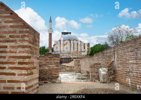 Sofia, Bulgarien. Mai 2023. Außenansicht der antiken Ruinen in der archäologischen Stätte von Serdica im Stadtzentrum Stockfoto