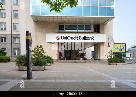 Sofia, Bulgarien. Mai 2023. Außenansicht des UniCredit-Bankgebäudes im Stadtzentrum Stockfoto