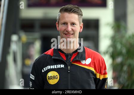 Düsseldorf, Deutschland. 10. Mai 2023. Ruwen Filus lacht in die Kamera. Die individuelle Weltmeisterschaft 2023 findet in Durban, Südafrika, statt. Kredit: Federico Gambarini/dpa/Alamy Live News Stockfoto