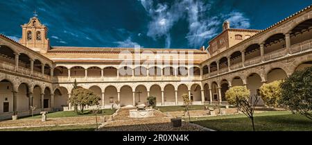 Palast von Juan II, Kloster von Nuestra Señora de Gracia, Madrigal de las Altas Torres, Ávila, Kastilien-Leon, Spanien, Europa Stockfoto