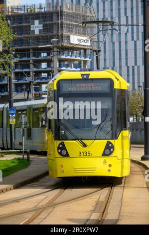 Straßenbahn Manchester Metrolink durch den Großraum Manchester, England. Stockfoto