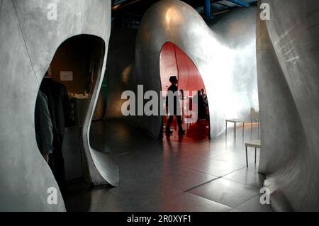 Paris, Frankreich. 10. Mai 2023. Dateifoto vom 27. November 2011 - Blick auf das Restaurant „Le Georges“ im 6. Stock des Centre Georges Pompidou Museum of Contemporary Art in Paris, Frankreich. - Fünf Jahre Schließung für das Center Pompidou in Paris. Eines der bedeutendsten Museen für moderne und zeitgenössische Kunst der Welt, das Ende 2025 für die Arbeit geschlossen und 2030 wieder eröffnet wird, kündigte der Kulturminister am Mittwoch an. Foto: Alain Apaydin/ABACAPRESS.COM Kredit: Abaca Press/Alamy Live News Stockfoto