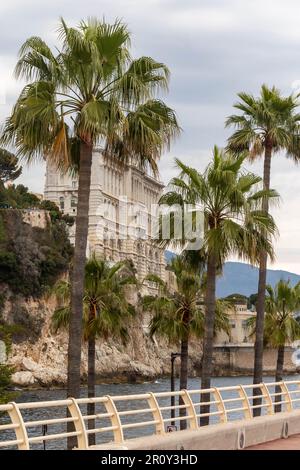 Fontvieille, Monaco, 20. 2023. April:- das Ozeanographische Museum von Monaco aus dem Bezirk Fontvieille. Fontvieille besteht aus zurückgewonnenem Land Stockfoto