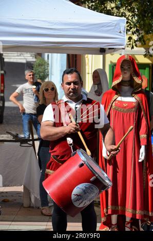 Carloforte, Sardinien 04.29.2018: Trommler und Trompeter von Iglesien - Sardinien Stockfoto