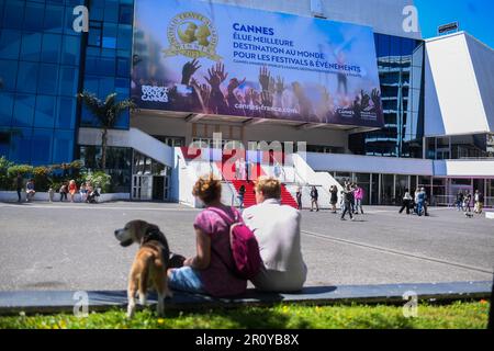 Cannes, Frankreich. 10. Mai 2023. Illustration vor dem Internationalen Filmfestival 76. in Cannes im Palais des Festivals in Cannes, Südfrankreich am 02. Mai 2023. Foto: Lionel Urman/ABACAPRESS.COM Kredit: Abaca Press/Alamy Live News Stockfoto