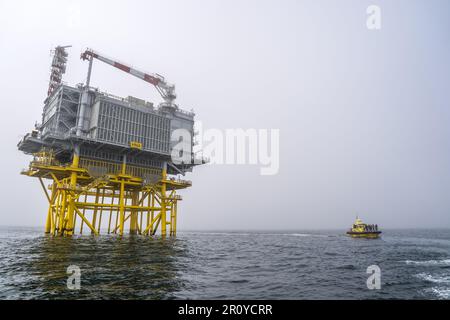 NORDSEE - 10/05/2023, Umspannwerk (Steckdose) für Offshore-Windparks. Dadurch wird Windenergie von den Windparks zum Festland transportiert. ANP JEROEN JUMELET niederlande raus - belgien raus Stockfoto