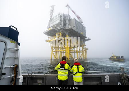 NORDSEE - 10/05/2023, Umspannwerk (Steckdose) für Offshore-Windparks. Dadurch wird Windenergie von den Windparks zum Festland transportiert. ANP JEROEN JUMELET niederlande raus - belgien raus Stockfoto