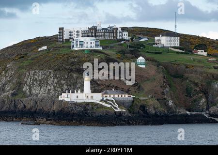 Douglas Head, im Südosten des Hafens von Douglas auf der Isle of man, bietet einen Leuchtturm, einige elegante Wohnungen und die Great Union Camera Obscura Stockfoto