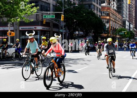 Fahrradtour durch fünf Boro in NYC - Straßenszene New York City - USA Stockfoto