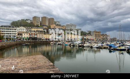 Torquay Harbour und Marina an einem Regentag. Stockfoto
